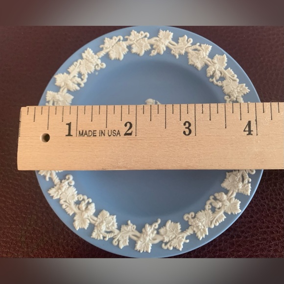 Wedgwood Dish - Picture 3 of 3